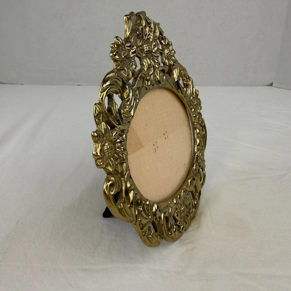 Vintage Ornate Brass Oval Picture Frame Floral Scroll Hollywood Regency 7.5x6.5